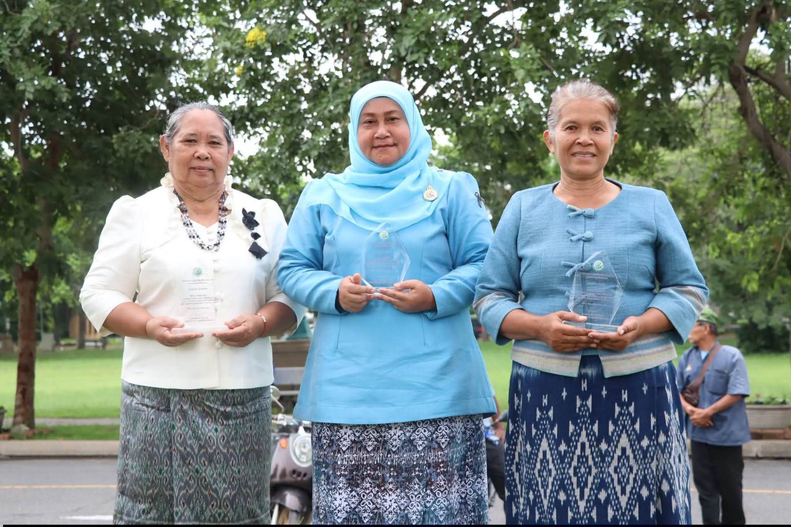 title - รองปลัดกระทรวงเกษตรและสหกรณ์ เป็นประธานพิธีเปิดงาน “สืบสานพระราชปณิธาน สร้างงานเกษตรกรรม เลิศล้ำงานหัตถศิลป์ ท่องเที่ยวถิ่นวิถีไทย” เพื่อน้อมรำลึกในพระมหากรุณาธิคุณของสมเด็จพระนางเจ้าสิริกิติ์ พระบรมราชินีนาถ พระบรมราชชนนีพันปีหลวง ประจำปี พ.ศ. 2569 ณ ศูนย์ส่งเสริมและพัฒนาอาชีพเสริมนอกภาคการเกษตร (ศูนย์ศิลปาชีพบางไทรฯ (เดิม)) 